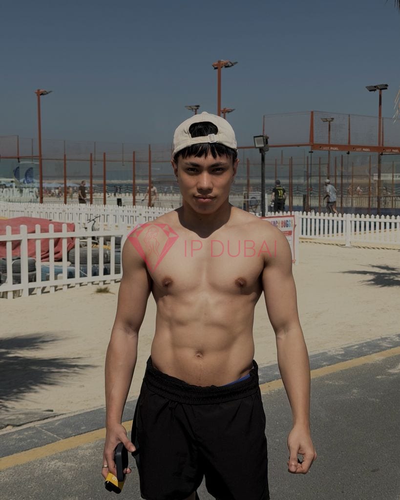 Wei, 24, Asian, in Bur Dubai, Dubai, from AED 2,950 an hour, speaks Chinese and English — photo 4 of 8