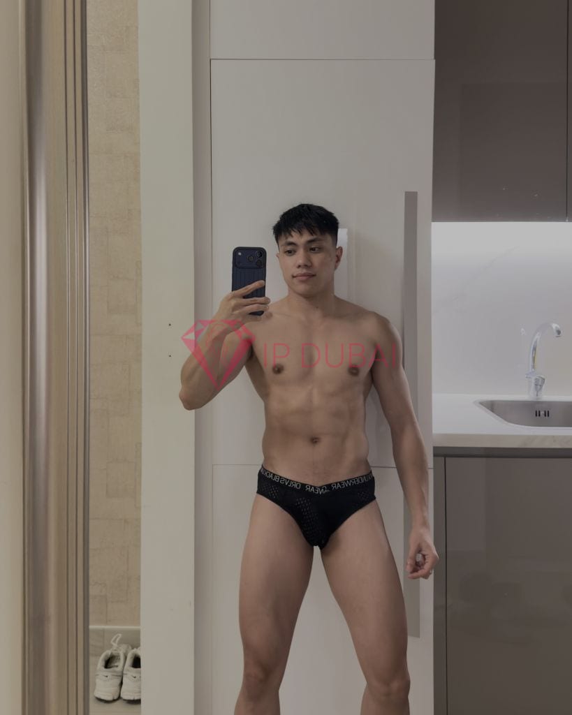 Wei, 24, Asian, in Bur Dubai, Dubai, from AED 2,950 an hour, speaks Chinese and English — photo 8 of 8