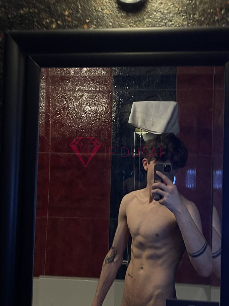 Ilya, 21, Russian, in Downtown, Dubai, from AED 9,700 an hour, speaks Russian and English — photo 18 of 33