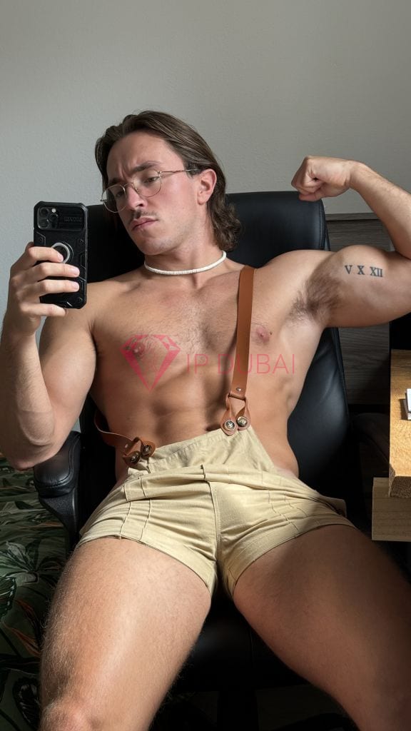 Roman, 24, Russian, in Mirdif, Dubai, from AED 2,050 an hour, speaks Russian and English — photo 10 of 28