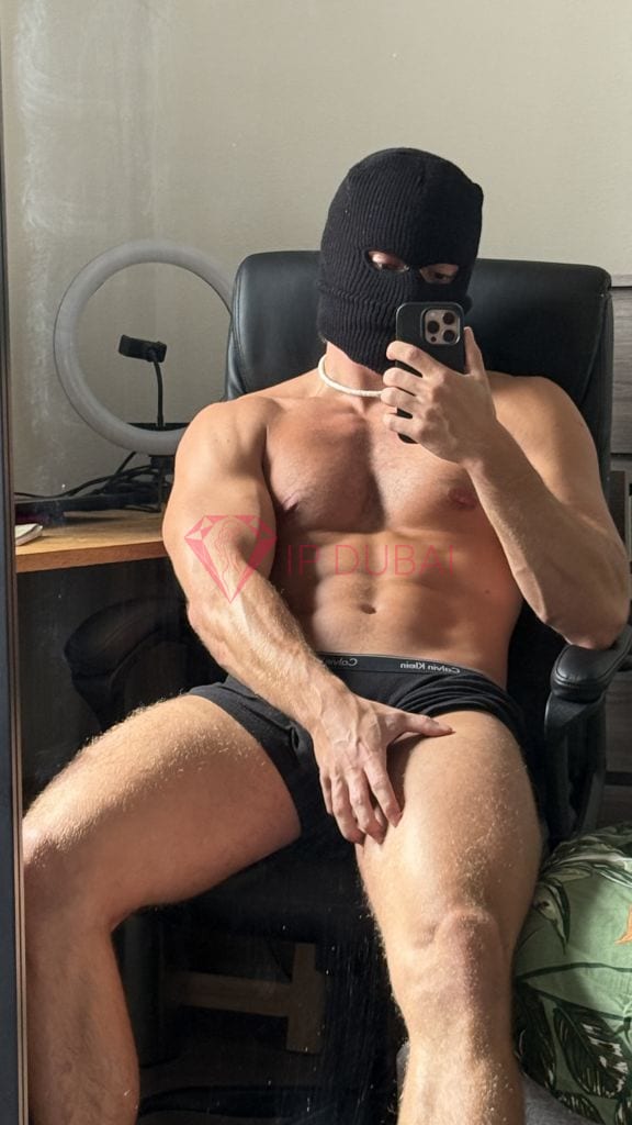 Roman, 24, Russian, in Mirdif, Dubai, from AED 2,050 an hour, speaks Russian and English — photo 11 of 28