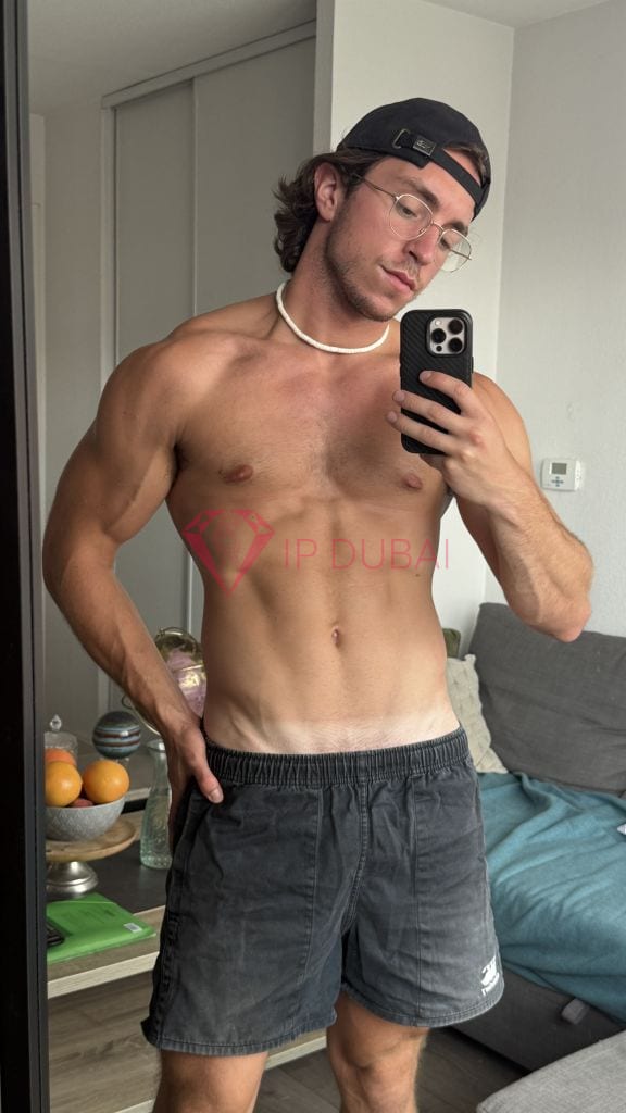 Roman, 24, Russian, in Mirdif, Dubai, from AED 2,050 an hour, speaks Russian and English — photo 13 of 28