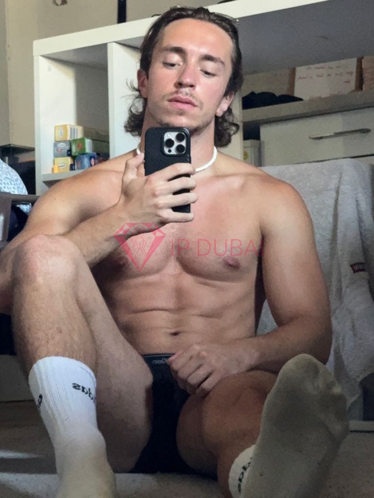Roman, 24, Russian, in Mirdif, Dubai, from AED 2,050 an hour, speaks Russian and English — photo 15 of 28