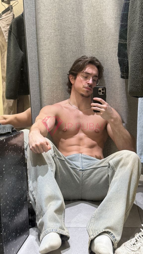 Roman, 24, Russian, in Mirdif, Dubai, from AED 2,050 an hour, speaks Russian and English — photo 6 of 28