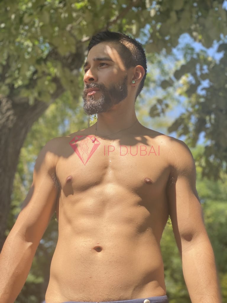 Vicente, 26, Latina, in Bur Dubai, Dubai, from AED 2,650 an hour, speaks Spanish and Portuguese — photo 20 of 32
