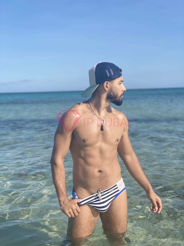 Vicente, 26, Latina, in Bur Dubai, Dubai, from AED 2,650 an hour, speaks Spanish and Portuguese — photo 25 of 32