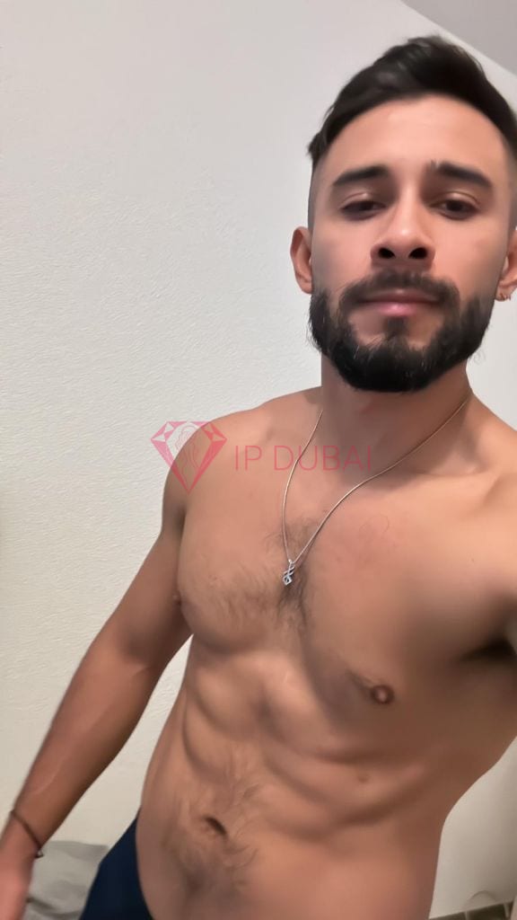 Vicente, 26, Latina, in Bur Dubai, Dubai, from AED 2,650 an hour, speaks Spanish and Portuguese — photo 3 of 32