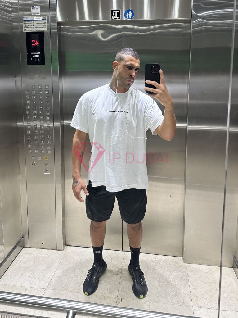 Diego, 28, Latina, in Bur Dubai, Dubai, from AED 12,800 an hour, speaks Spanish and Portuguese — photo 14 of 45
