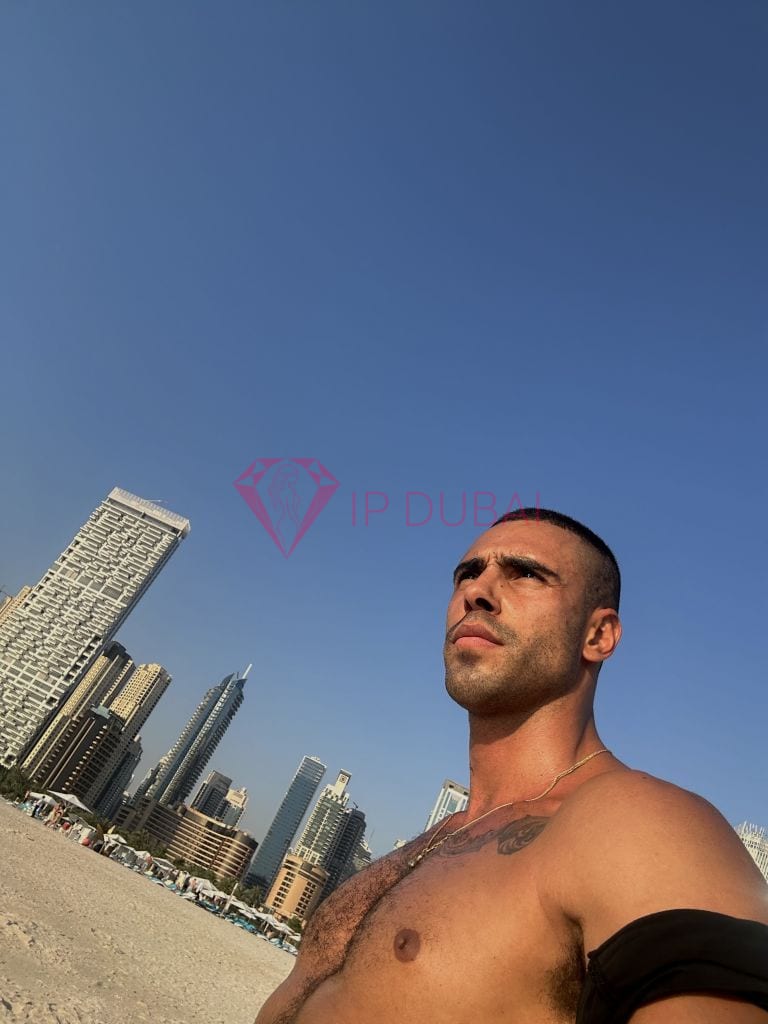 Diego, 28, Latina, in Bur Dubai, Dubai, from AED 12,800 an hour, speaks Spanish and Portuguese — photo 17 of 45