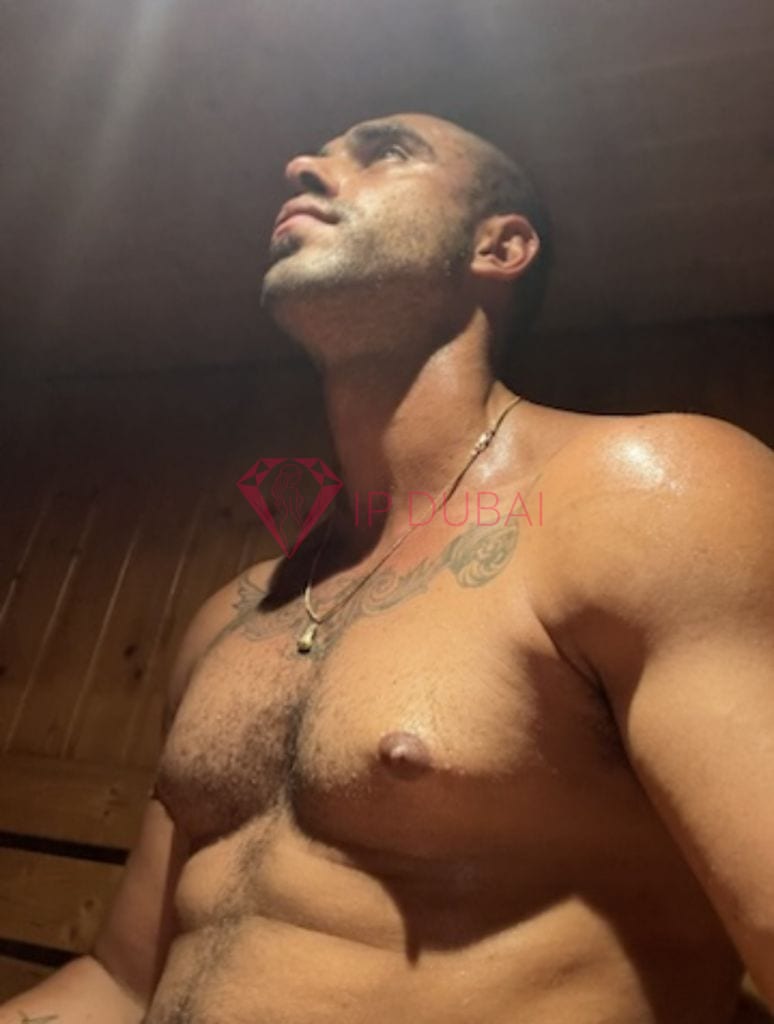 Diego, 28, Latina, in Bur Dubai, Dubai, from AED 12,800 an hour, speaks Spanish and Portuguese — photo 20 of 45
