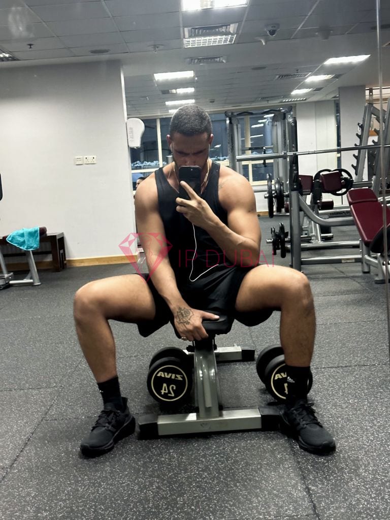 Diego, 28, Latina, in Bur Dubai, Dubai, from AED 12,800 an hour, speaks Spanish and Portuguese — photo 21 of 45
