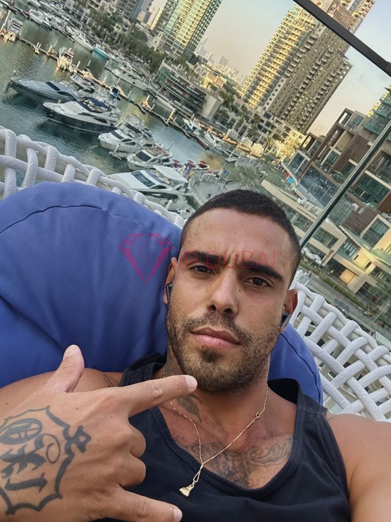 Diego, 28, Latina, in Bur Dubai, Dubai, from AED 12,800 an hour, speaks Spanish and Portuguese — photo 27 of 45