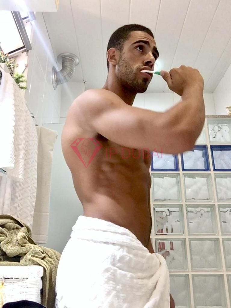 Diego, 28, Latina, in Bur Dubai, Dubai, from AED 12,800 an hour, speaks Spanish and Portuguese — photo 28 of 45