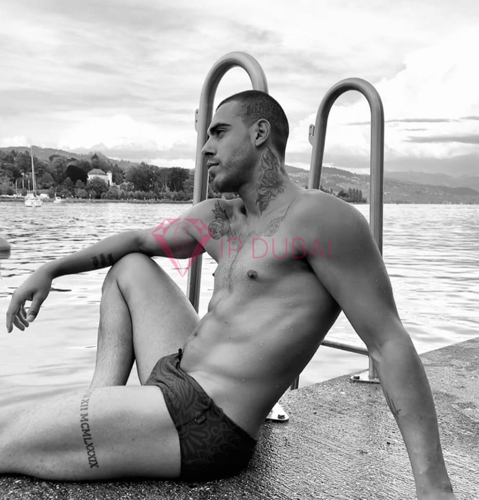 Diego, 28, Latina, in Bur Dubai, Dubai, from AED 12,800 an hour, speaks Spanish and Portuguese — photo 39 of 45