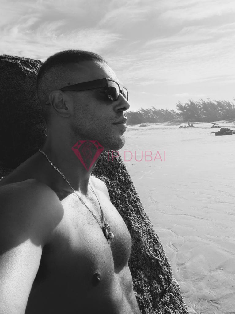 Diego, 28, Latina, in Bur Dubai, Dubai, from AED 12,800 an hour, speaks Spanish and Portuguese — photo 7 of 45