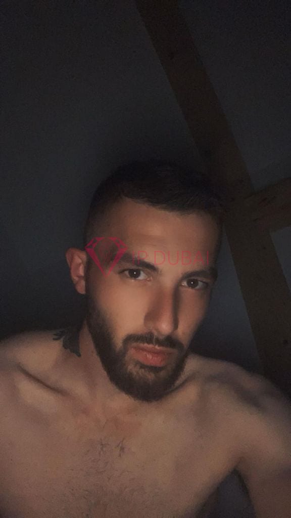 Lucas, 25, Latina, in Khalifa City, Abu Dhabi, from AED 2,150 an hour, speaks Spanish and Portuguese — photo 5 of 6