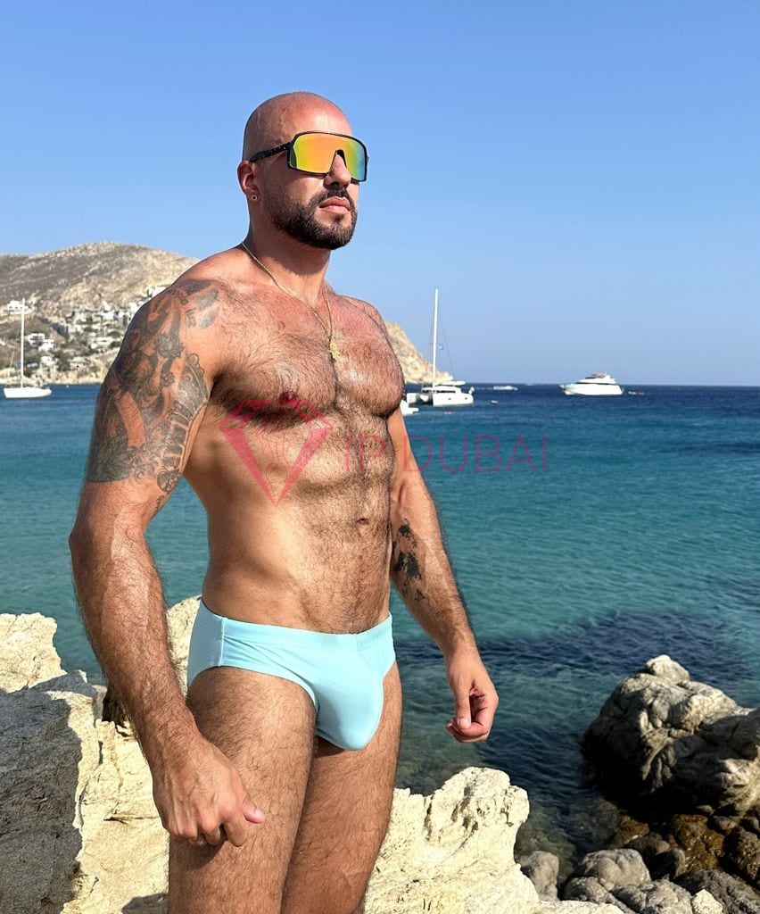 Matheus, 35, Latina, in DIFC, Dubai, from AED 2,400 an hour, speaks Spanish and Portuguese — photo 10 of 77