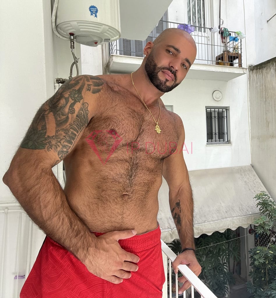 Matheus, 35, Latina, in DIFC, Dubai, from AED 2,400 an hour, speaks Spanish and Portuguese — photo 21 of 77