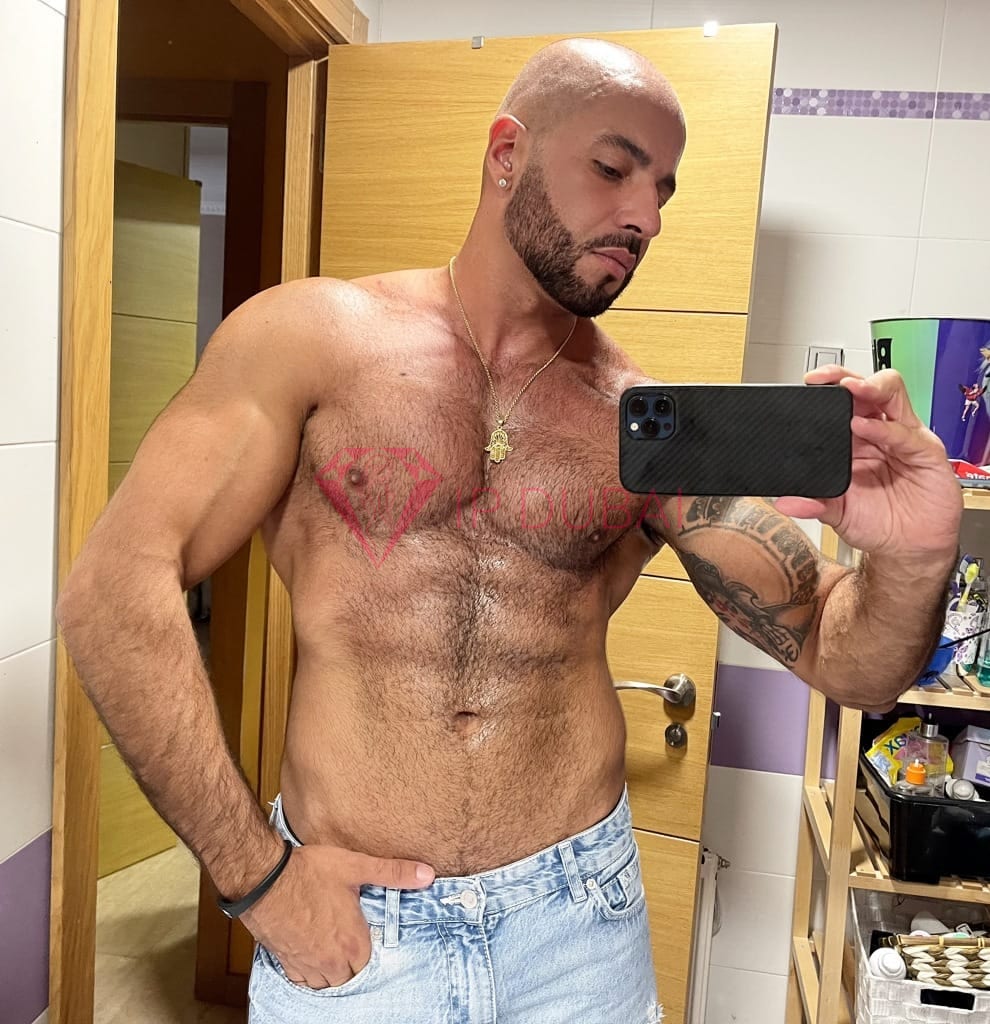 Matheus, 35, Latina, in DIFC, Dubai, from AED 2,400 an hour, speaks Spanish and Portuguese — photo 24 of 77