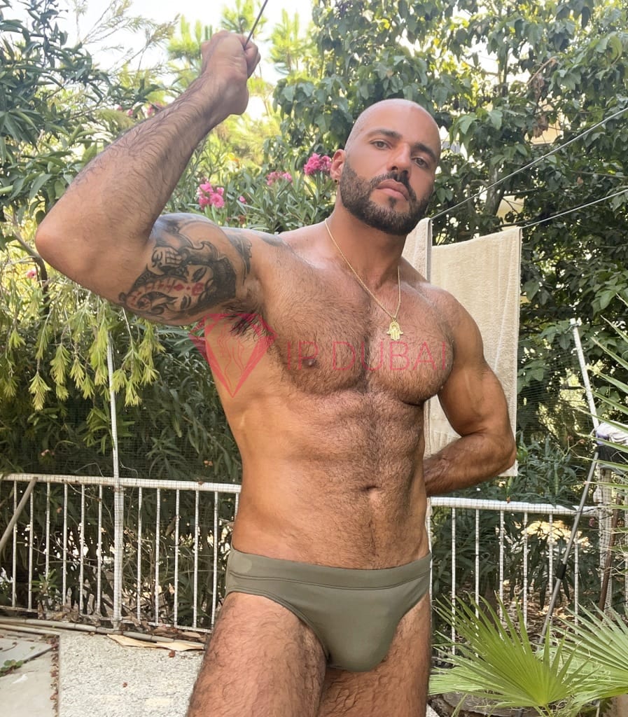 Matheus, 35, Latina, in DIFC, Dubai, from AED 2,400 an hour, speaks Spanish and Portuguese — photo 37 of 77