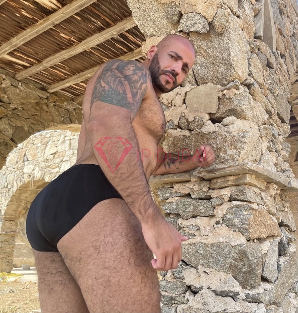 Matheus, 35, Latina, in DIFC, Dubai, from AED 2,400 an hour, speaks Spanish and Portuguese — photo 49 of 77