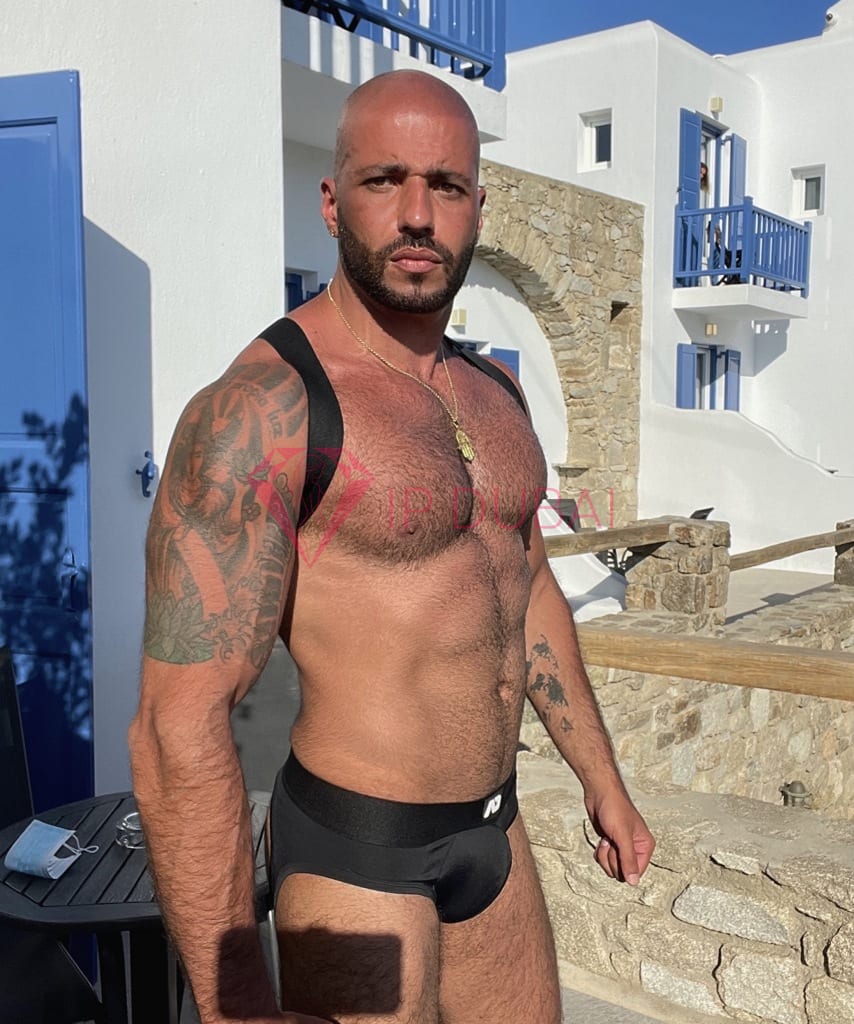 Matheus, 35, Latina, in DIFC, Dubai, from AED 2,400 an hour, speaks Spanish and Portuguese — photo 53 of 77