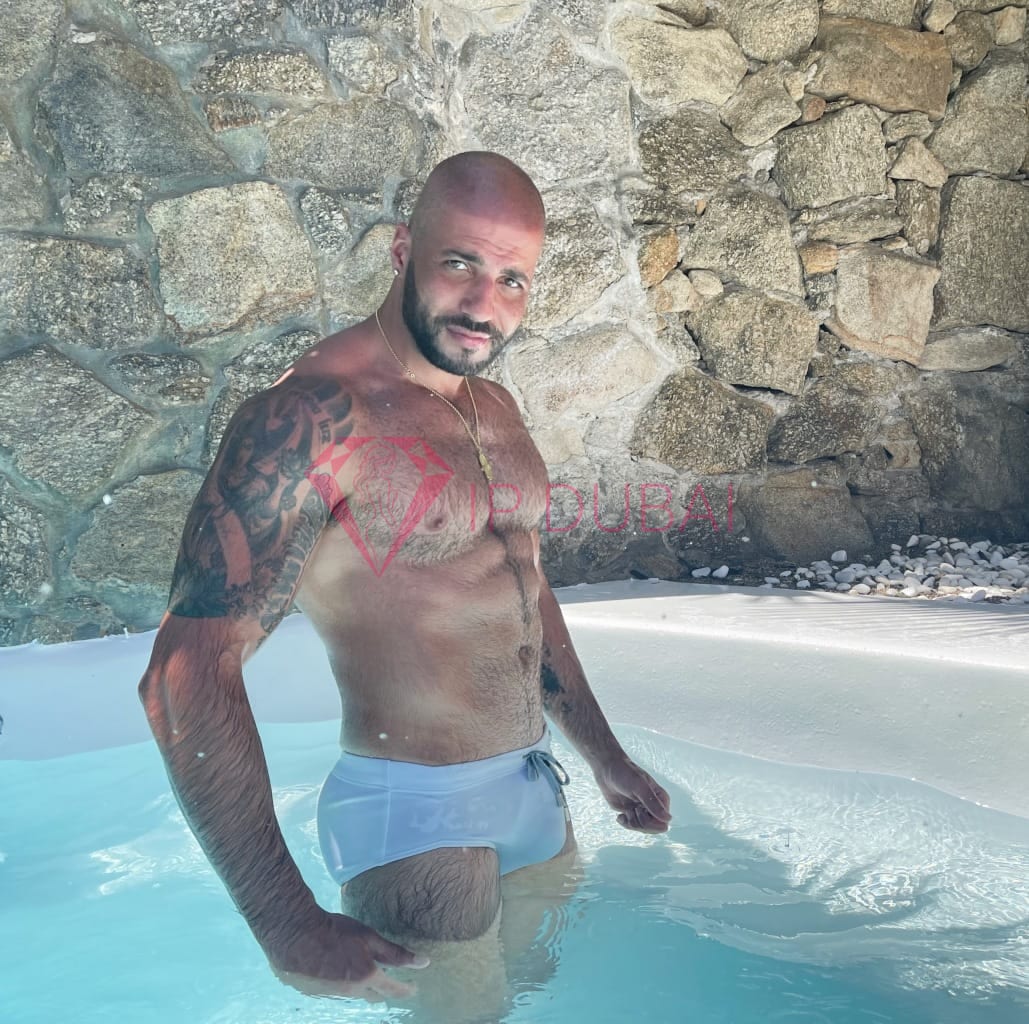 Matheus, 35, Latina, in DIFC, Dubai, from AED 2,400 an hour, speaks Spanish and Portuguese — photo 56 of 77