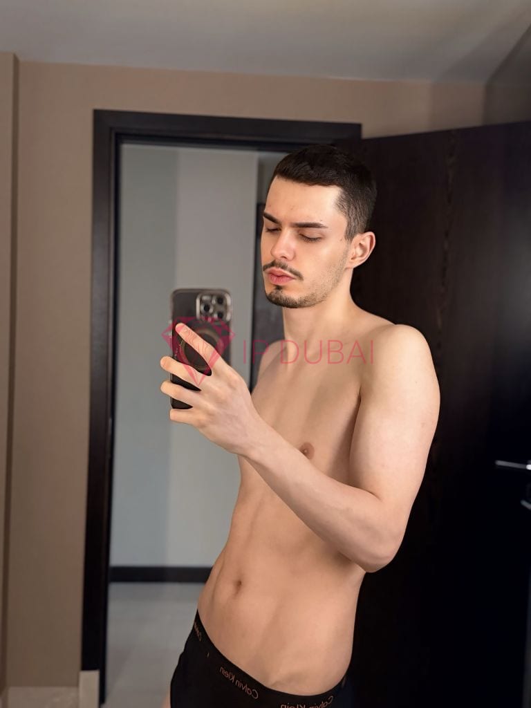 Andres, 23, Latina, in Deira, Dubai, from AED 9,900 an hour, speaks Spanish and Portuguese — photo 10 of 12