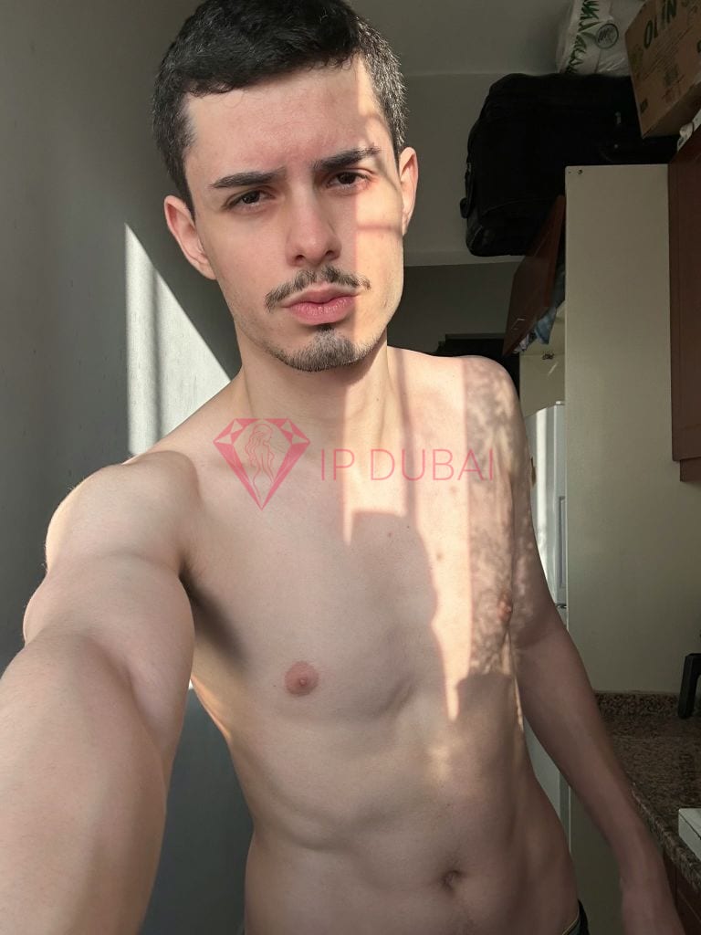 Andres, 23, Latina, in Deira, Dubai, from AED 9,900 an hour, speaks Spanish and Portuguese — photo 3 of 12