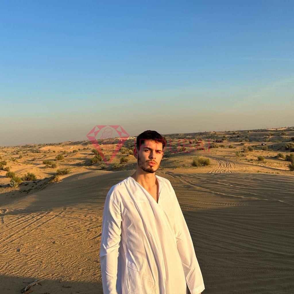 Andres, 23, Latina, in Deira, Dubai, from AED 9,900 an hour, speaks Spanish and Portuguese — photo 5 of 12