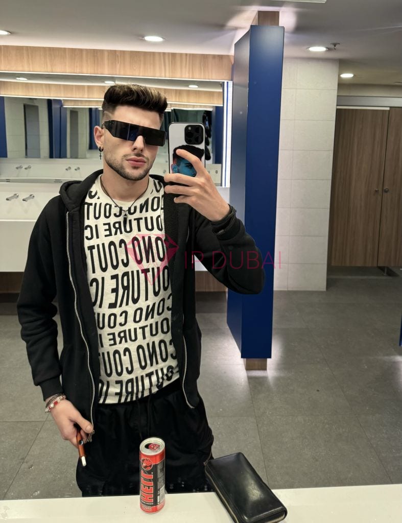 Nicolas, 22, Latina, in Al Reem, Abu Dhabi, from AED 12,200 an hour, speaks Spanish and Portuguese — photo 17 of 19