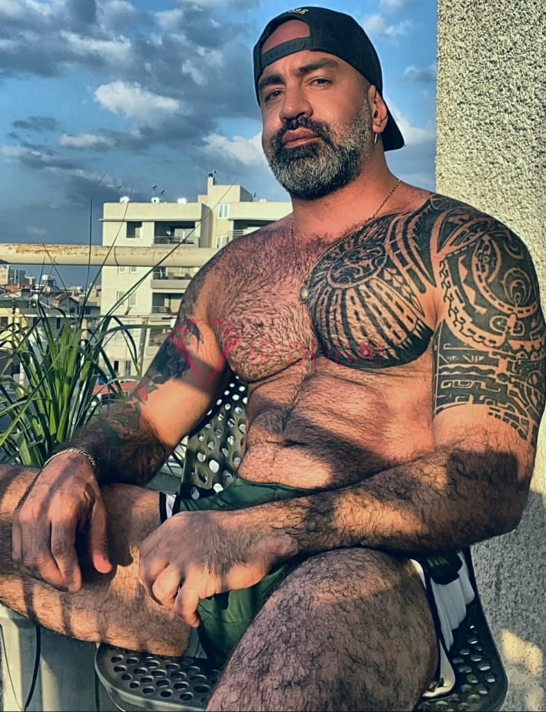 Felipe, 44, Latina, in Al Khalidiyah, hourly rate from AED 2,900, incall and outcall