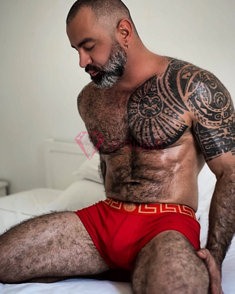 Felipe, 44, Latina, in Al Khalidiyah, Abu Dhabi, from AED 2,900 an hour, speaks Spanish and Portuguese — photo 11 of 18