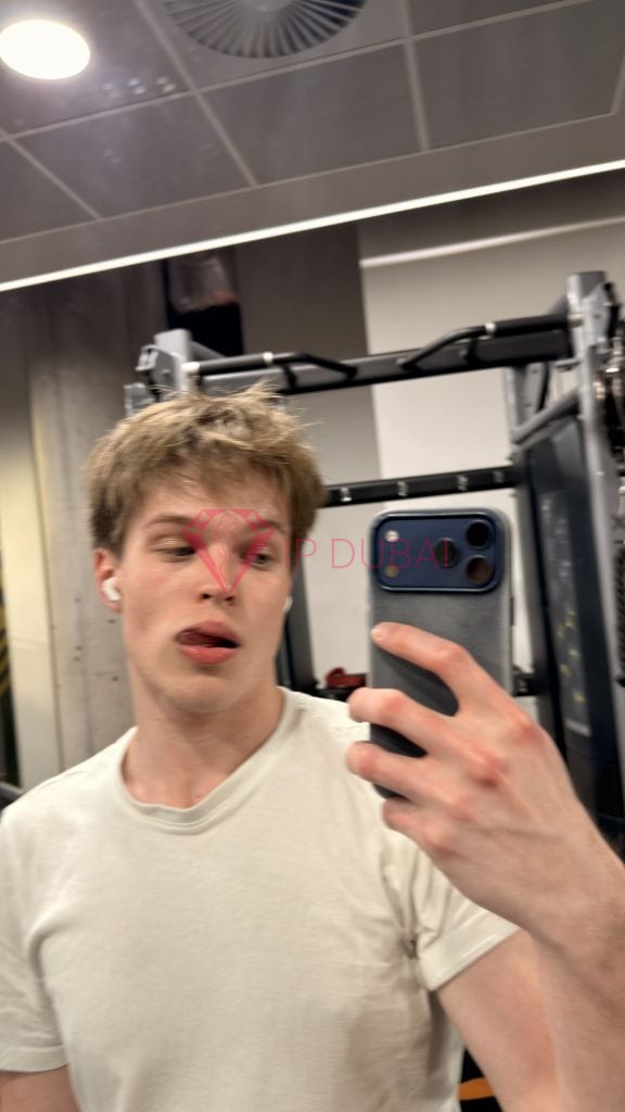 Stepan, 21, Russian, in JLT, Dubai, from AED 2,800 an hour, speaks Russian and English — photo 5 of 9