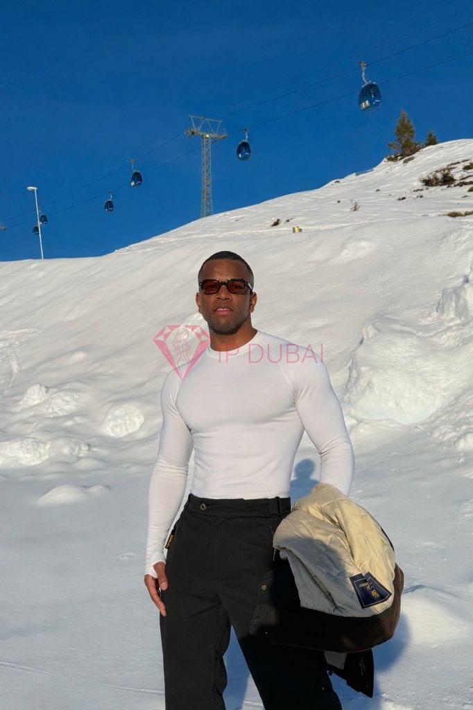 Santiago, 27, Latina, in Silicon Oasis, Dubai, from AED 2,550 an hour, speaks Spanish and Portuguese — photo 4 of 29