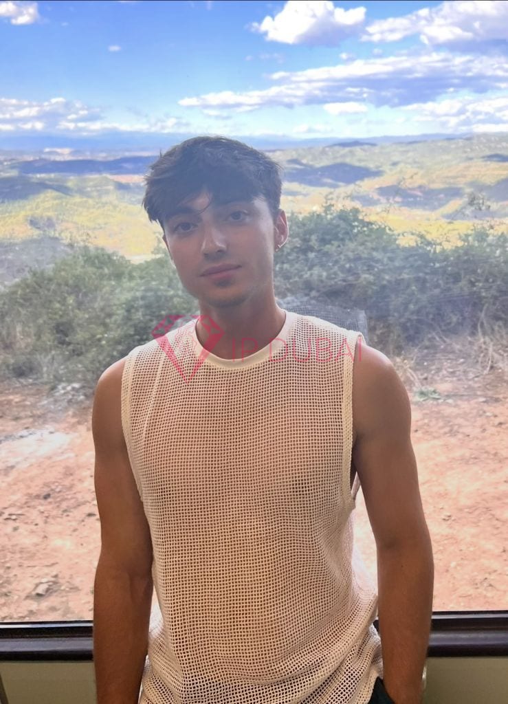Roman, 23, Russian, in Al Nahda Dubai, Dubai, from AED 9,000 an hour, speaks Russian and English — photo 10 of 11