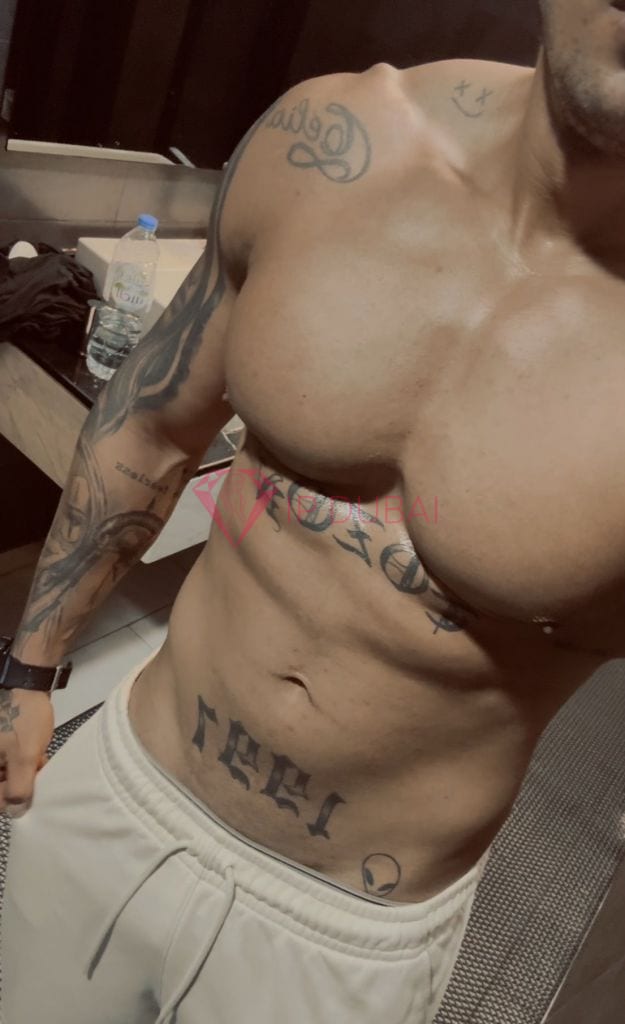 Caio, 28, Latina, in Corniche Ajman, Ajman, from AED 2,200 an hour, speaks Spanish and Portuguese — photo 7 of 10