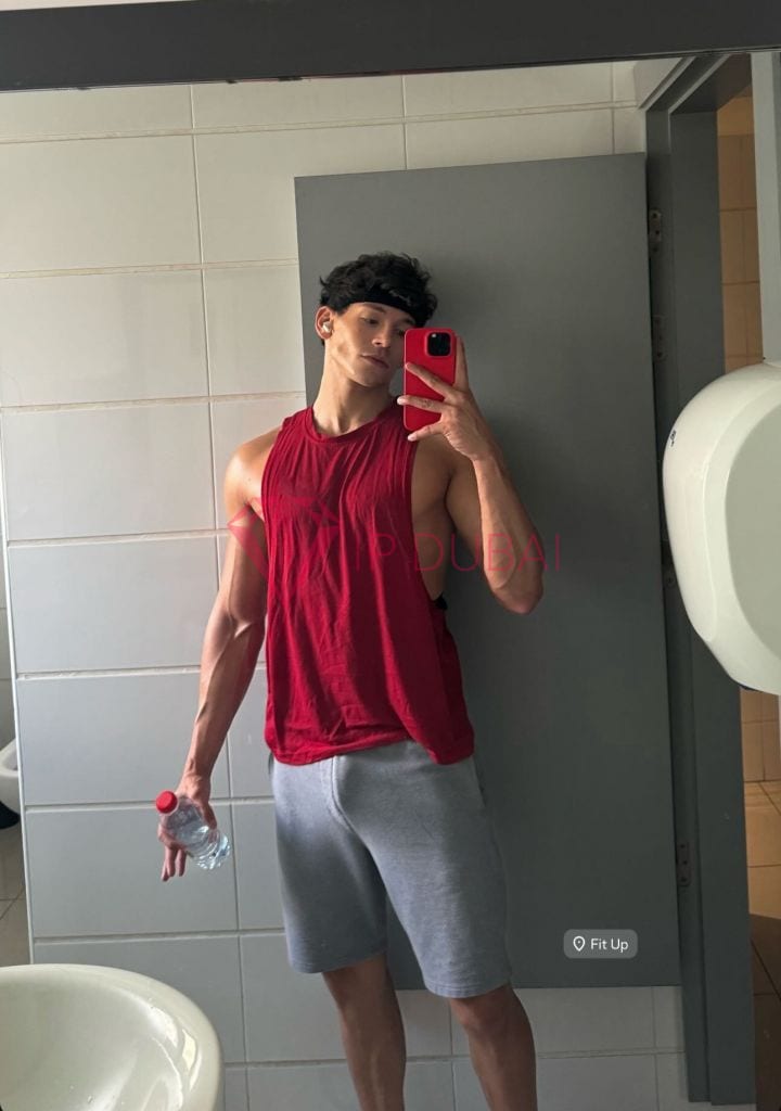 Gabriel, 23, Latina, in DIFC, Dubai, from AED 9,700 an hour, speaks Spanish and Portuguese — photo 14 of 14