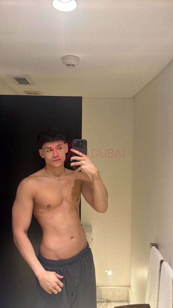 Gabriel, 23, Latina, in DIFC, Dubai, from AED 9,700 an hour, speaks Spanish and Portuguese — photo 5 of 14