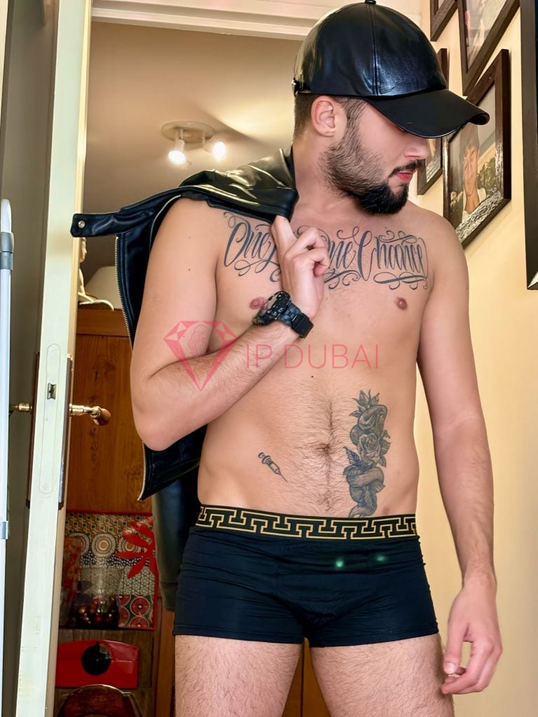 Artem, 25, Russian, in JBR, Dubai, from AED 11,900 an hour, speaks Russian and English — photo 25 of 36