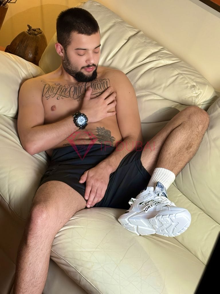 Artem, 25, Russian, in JBR, Dubai, from AED 11,900 an hour, speaks Russian and English — photo 5 of 36