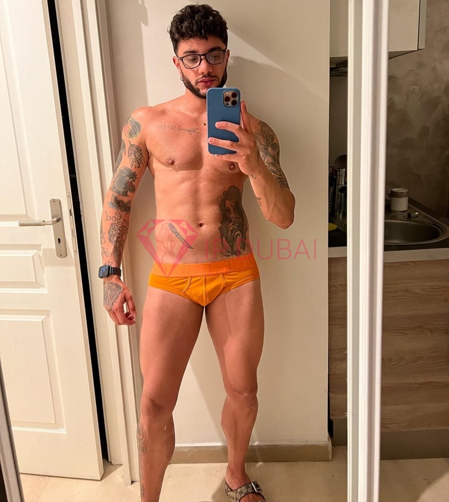 Andreas, 30, European, in JBR, Dubai, from AED 2,200 an hour, speaks English and French — photo 15 of 25