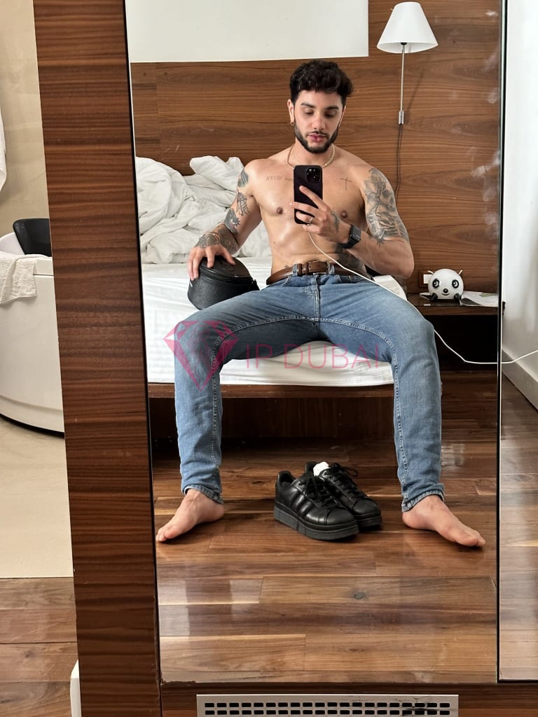 Andreas, 30, European, in JBR, Dubai, from AED 2,200 an hour, speaks English and French — photo 9 of 25