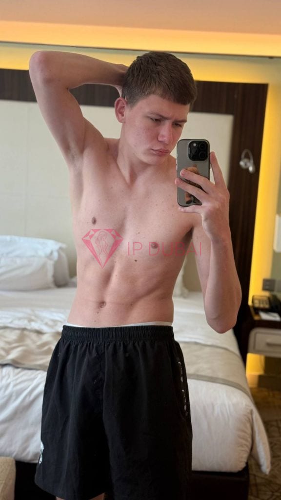 Alejandro, 18, Latina, in JBR, Dubai, from AED 12,200 an hour, speaks Spanish and Portuguese — photo 8 of 13