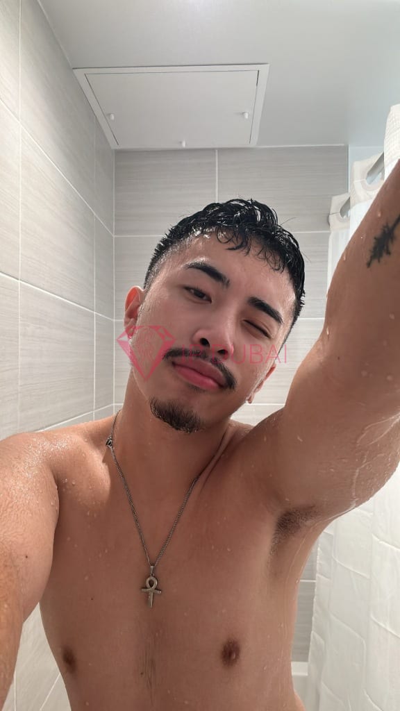 Ryo, 23, Asian, in Deira, Dubai, from AED 2,450 an hour, speaks Chinese and English — photo 5 of 14
