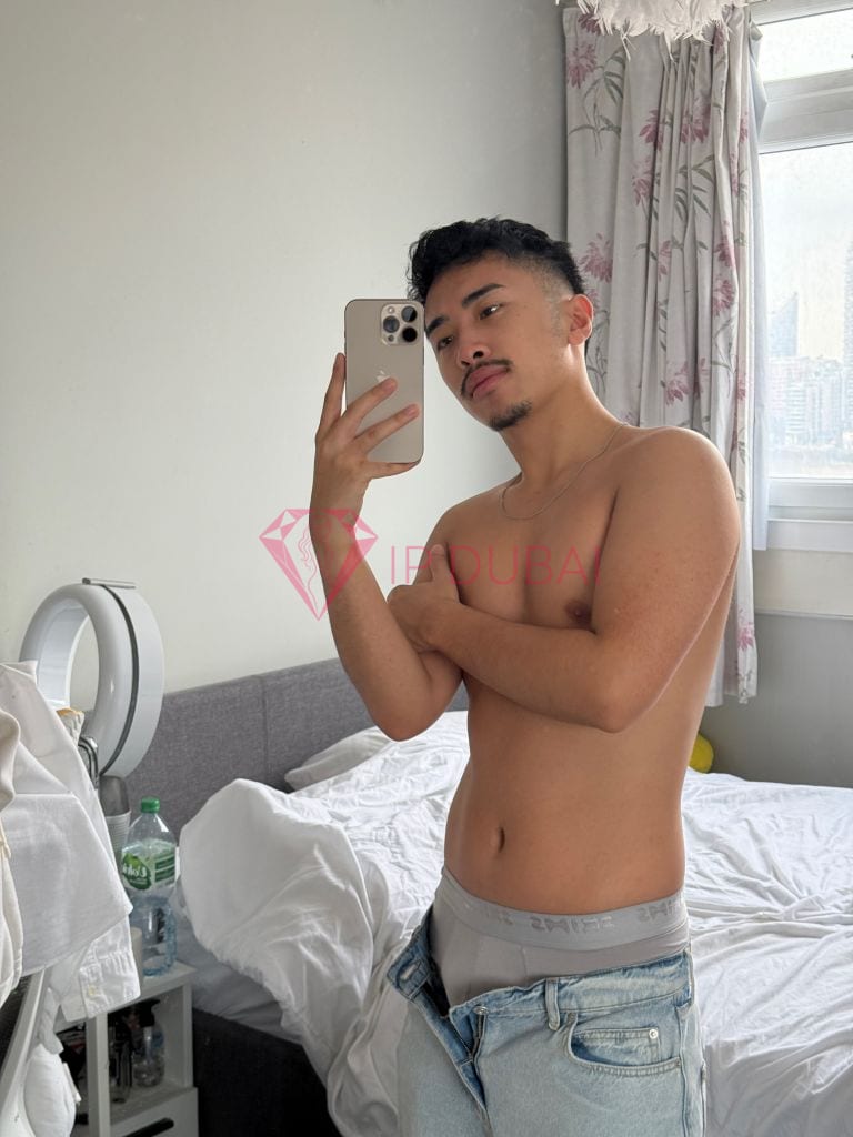 Ryo, 23, Asian, in Deira, Dubai, from AED 2,450 an hour, speaks Chinese and English — photo 8 of 14