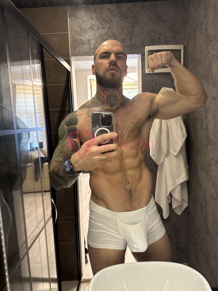 Enzo, 30, Latina, in Bur Dubai, Dubai, from AED 2,350 an hour, speaks Spanish and Portuguese — photo 22 of 33