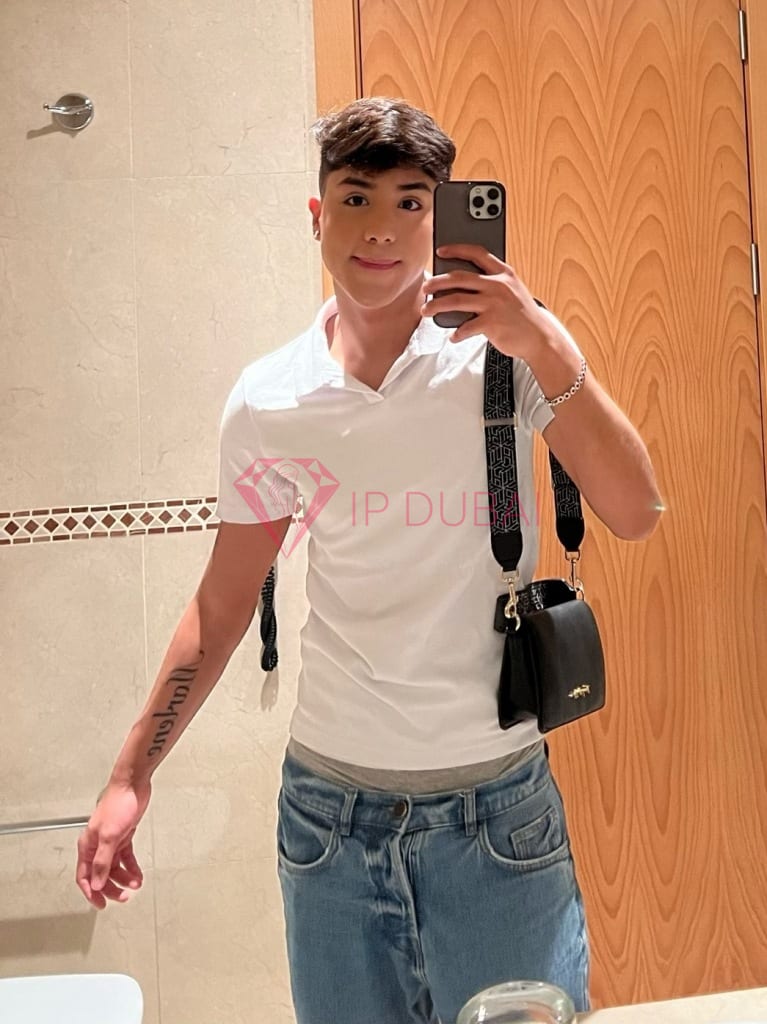 Caio, 22, Latina, in Silicon Oasis, Dubai, from AED 9,000 an hour, speaks Spanish and Portuguese — photo 15 of 46