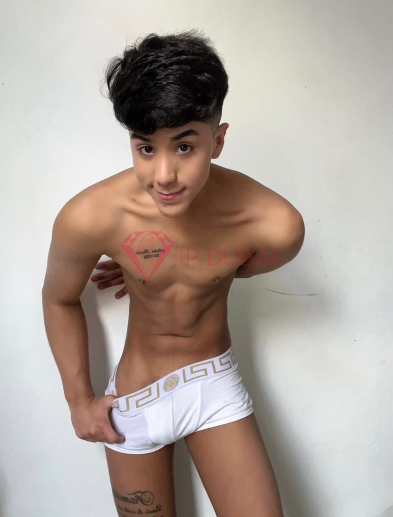 Caio, 22, Latina, in Silicon Oasis, Dubai, from AED 9,000 an hour, speaks Spanish and Portuguese — photo 21 of 46