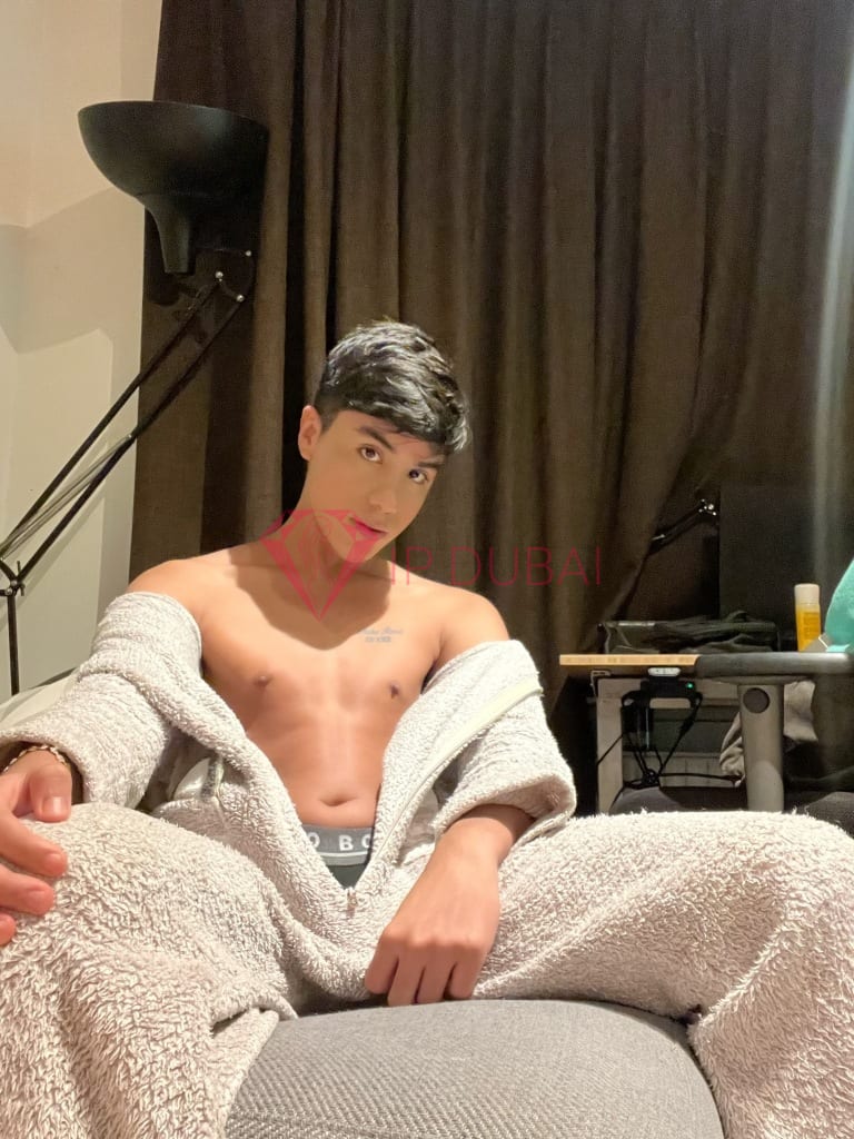 Caio, 22, Latina, in Silicon Oasis, Dubai, from AED 9,000 an hour, speaks Spanish and Portuguese — photo 30 of 46